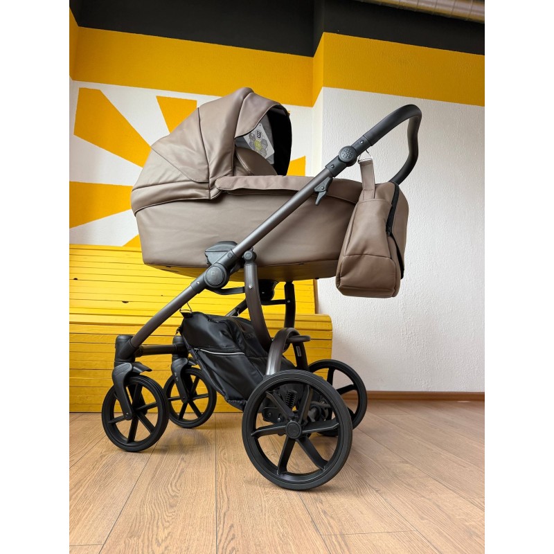 Коляска детская 2 в 1 Bjoy Marisa LT кожа цвет: brown 11 Коляска детская 2 в 1 Bjoy Marisa LT кожа цвет: brown 11