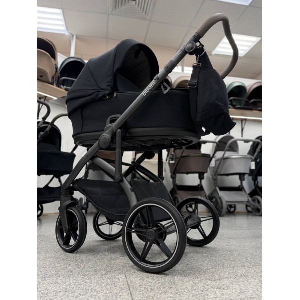 Коляска детская 2 в 1 Roan Bloom 2.0 цвет: venice night / cocoa perforated handle
