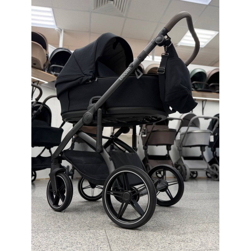 Коляска детская 2 в 1 Roan Bloom 2.0 цвет: venice night / cocoa perforated handle