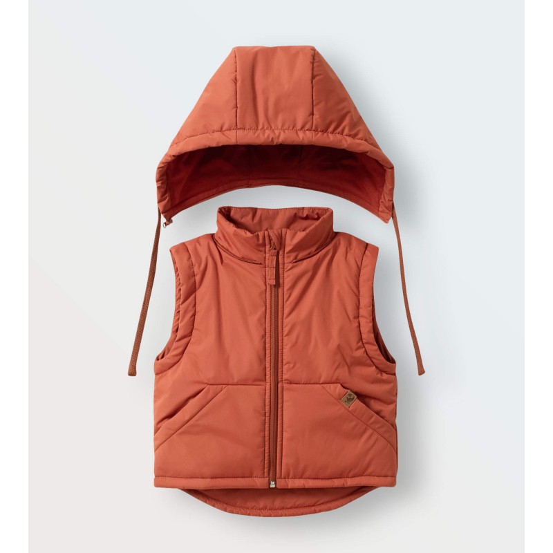 Теплая жилетка со съемным капюшоном 68-80 см цвет: кирпичный 110-105 Теплая жилетка со съемным капюшоном 68-80 см цвет: кирпичный 110-105