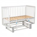 Детская деревянная кроватка Lea 2 с быстросъемной стенкой и маятником цвет: белый-серый 0003167-16