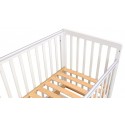 Детская деревянная кроватка Lea 2 с быстросъемной стенкой и маятником цвет: белый-натуральный 0003167-17